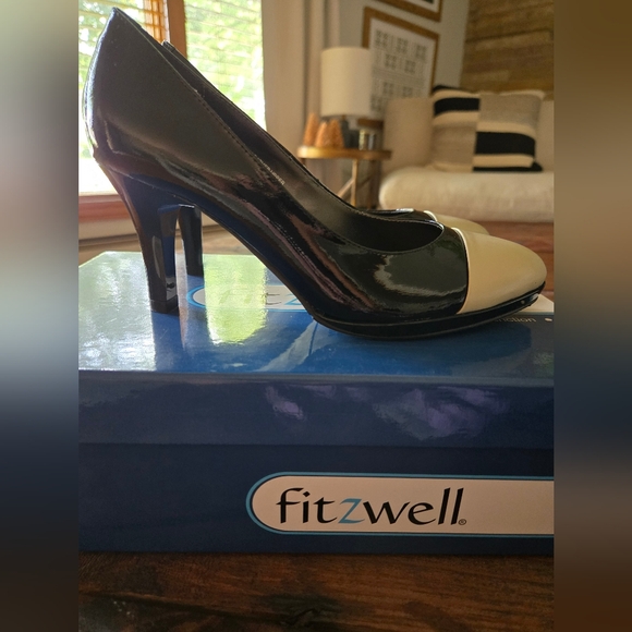 Fitzwell Ophira Black And Cream Heels NWT - Picture 4 of 6